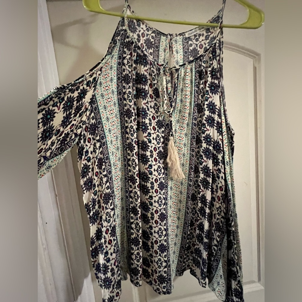 Cold shoulder top
